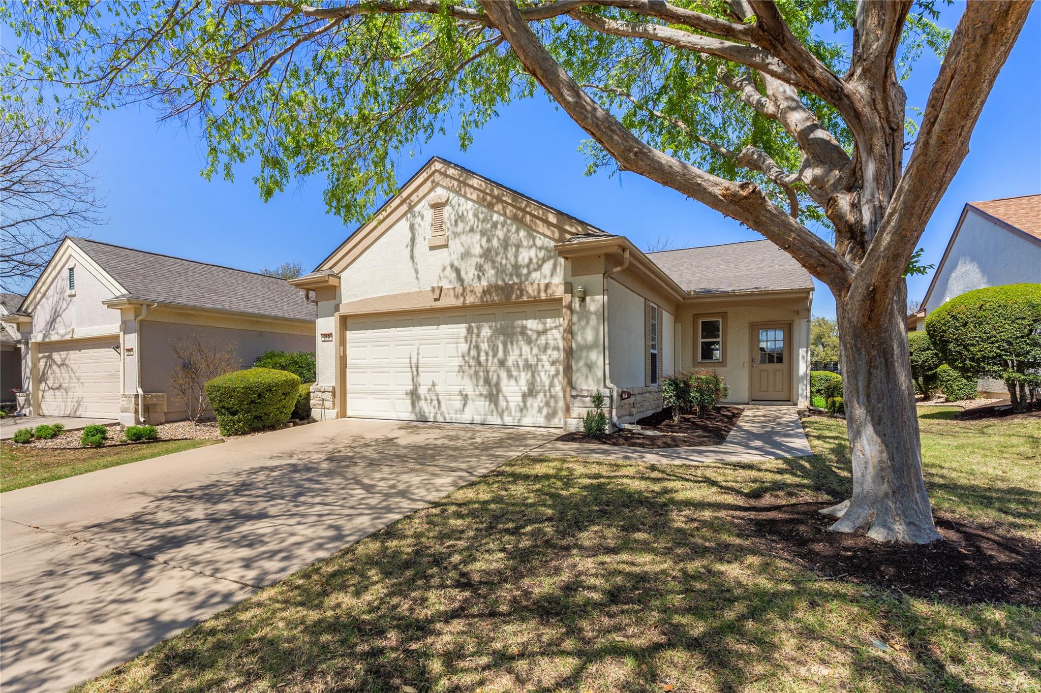 210 Crockett LOOP