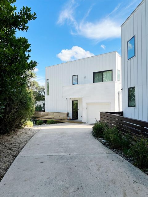 Photo of 1204 Woodland Ave #B, Austin, TX 78704 (MLS # 4009922)