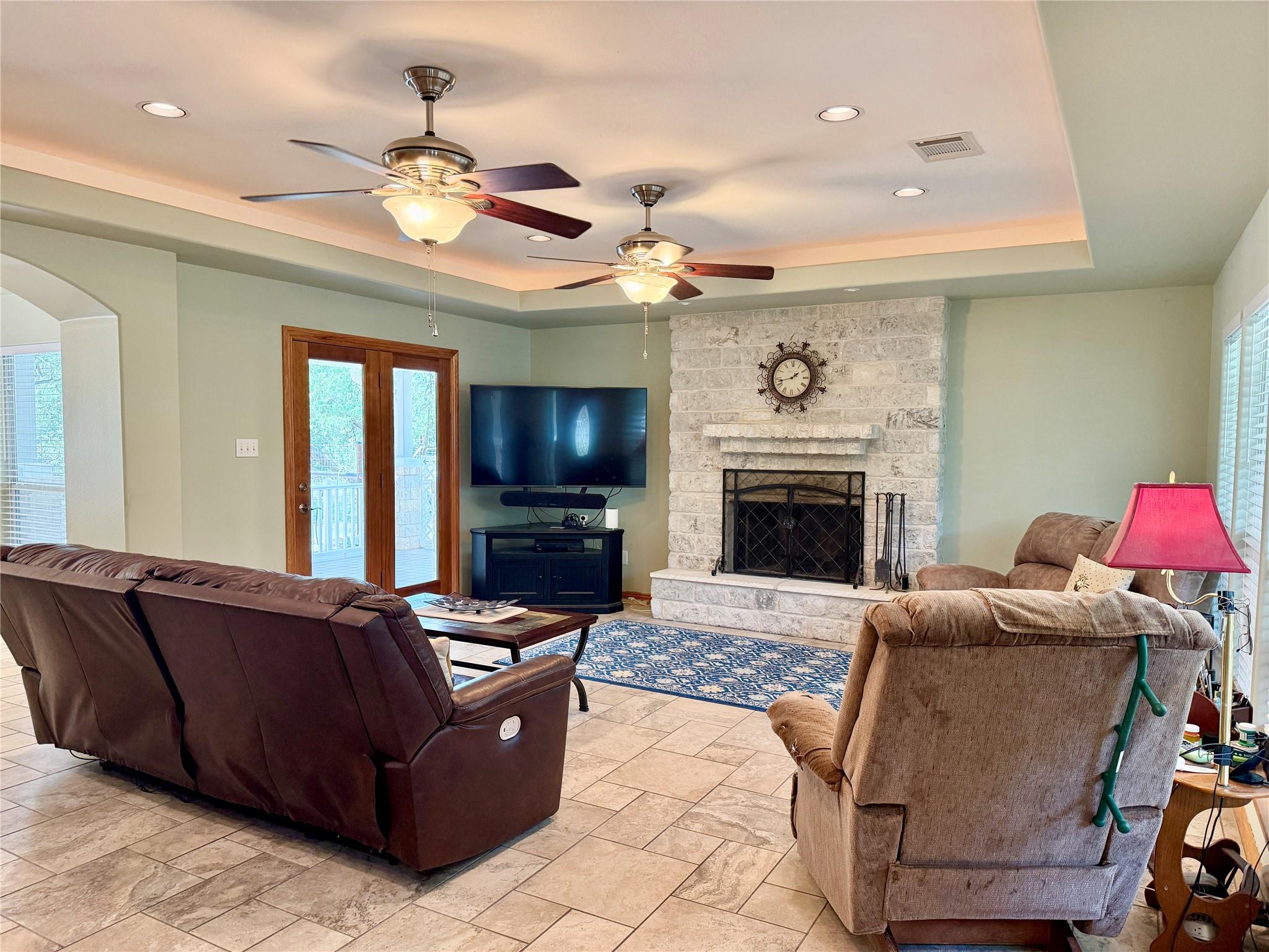 670 Woodland DR