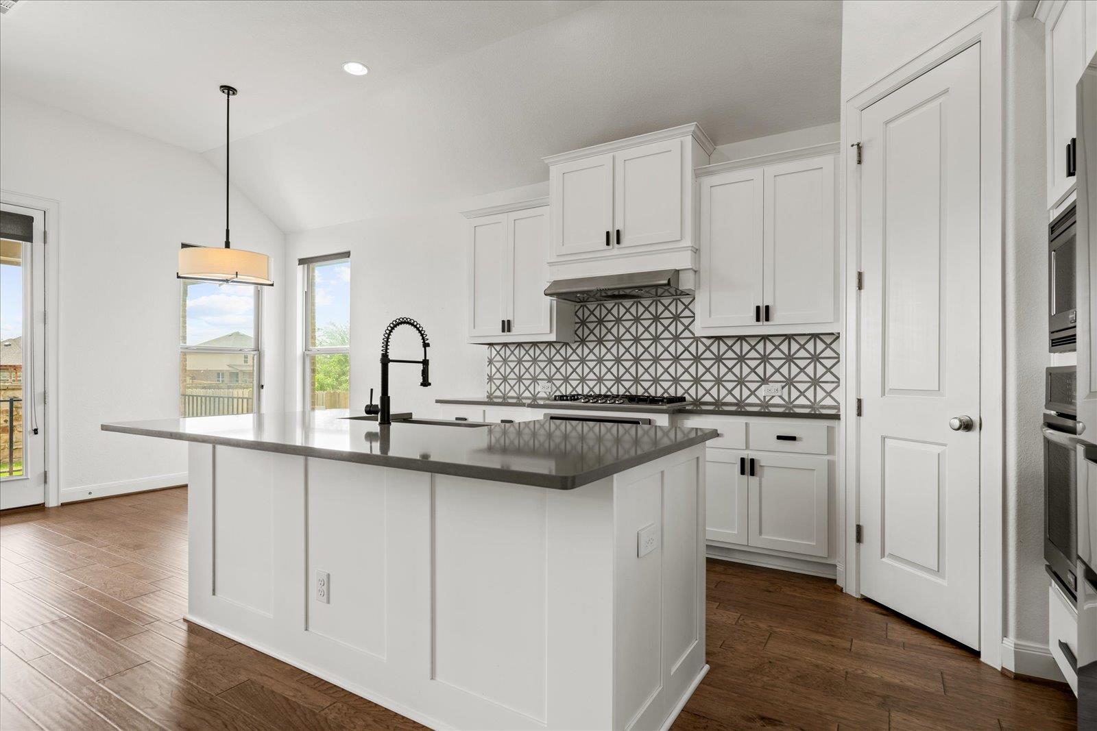3029 Columbus LOOP