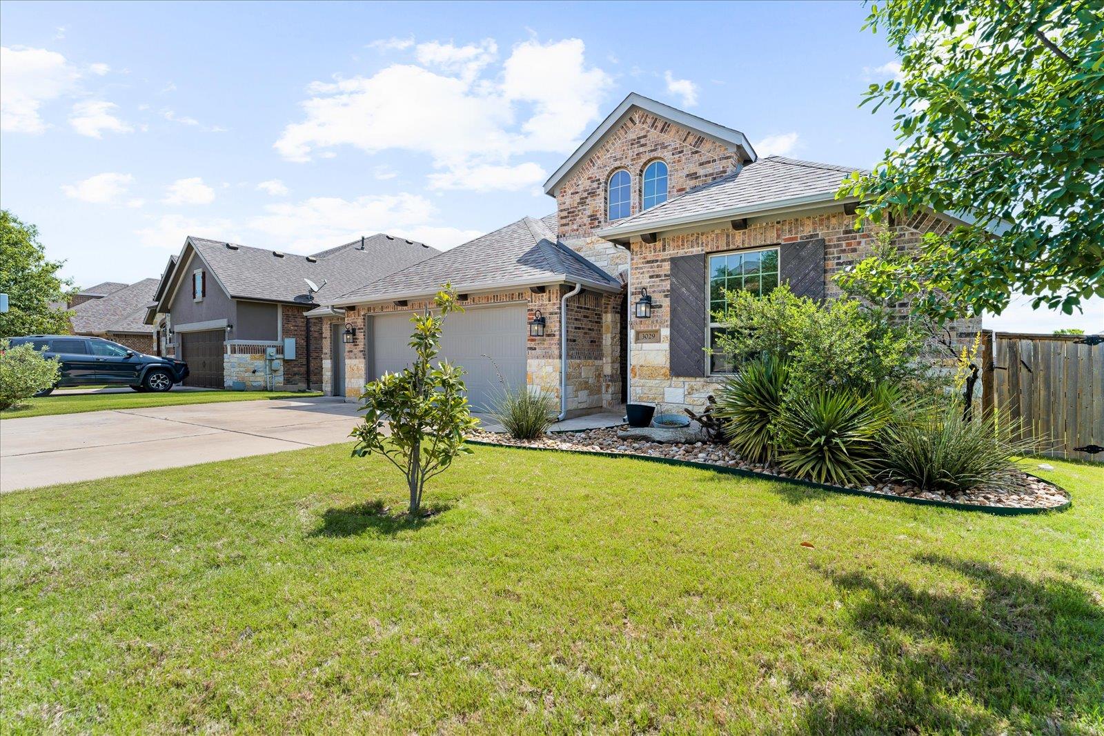 3029 Columbus LOOP