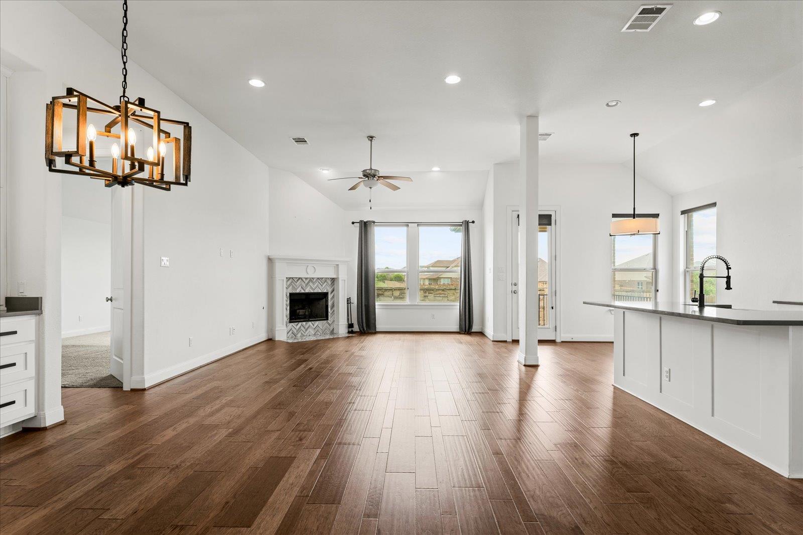 3029 Columbus LOOP