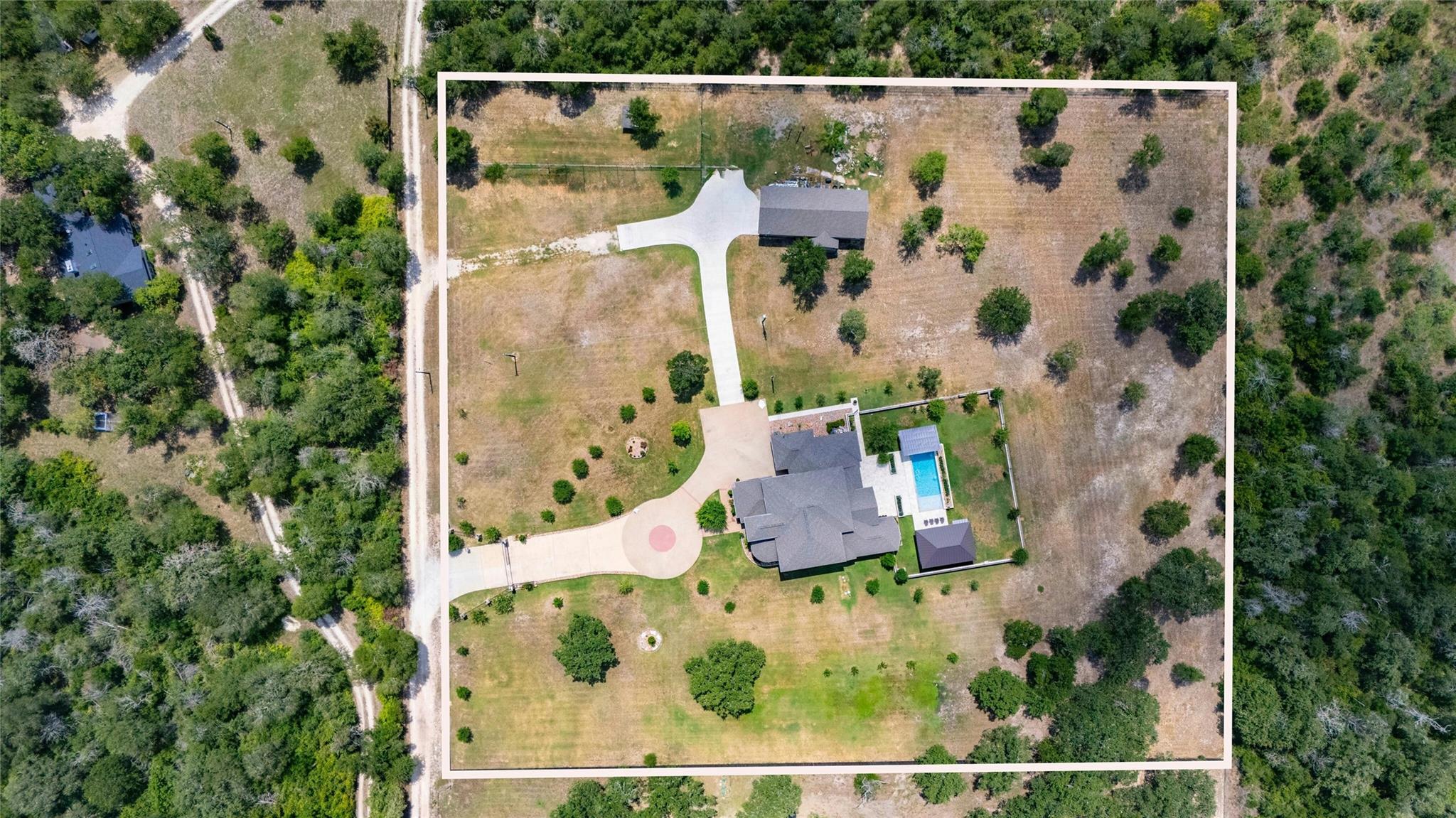 20201 Hickory Grove LN