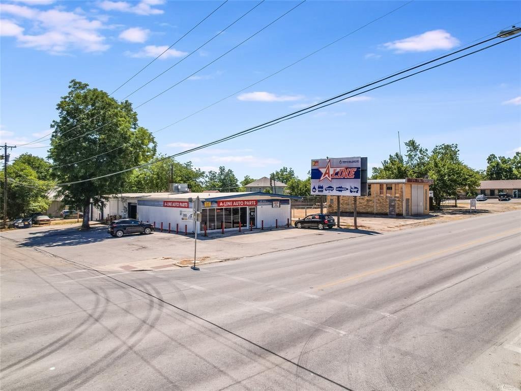 1022 N Main ST