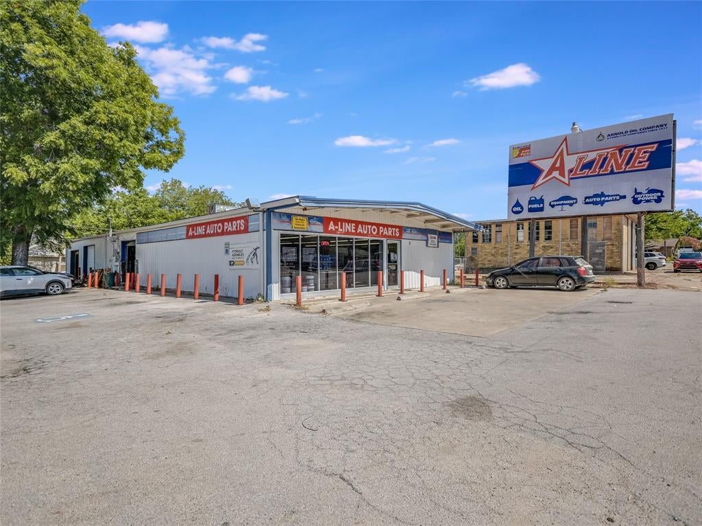 1022 N Main ST