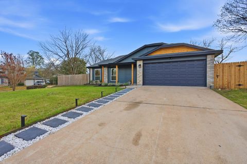 Tiny photo for 2701 Calabash CV, Austin, TX 78745 (MLS # 1079882)