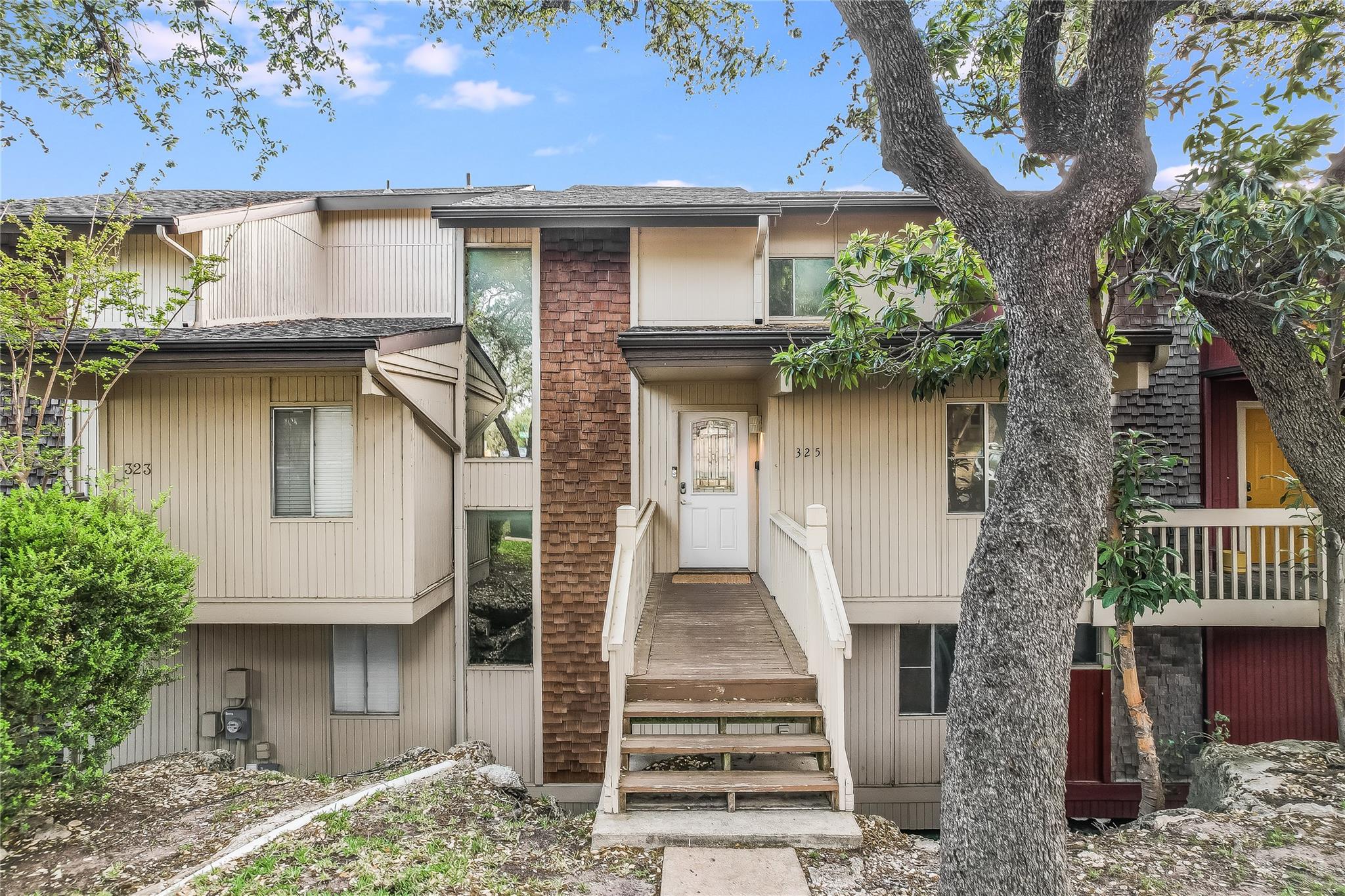 325 Venture BLVD S