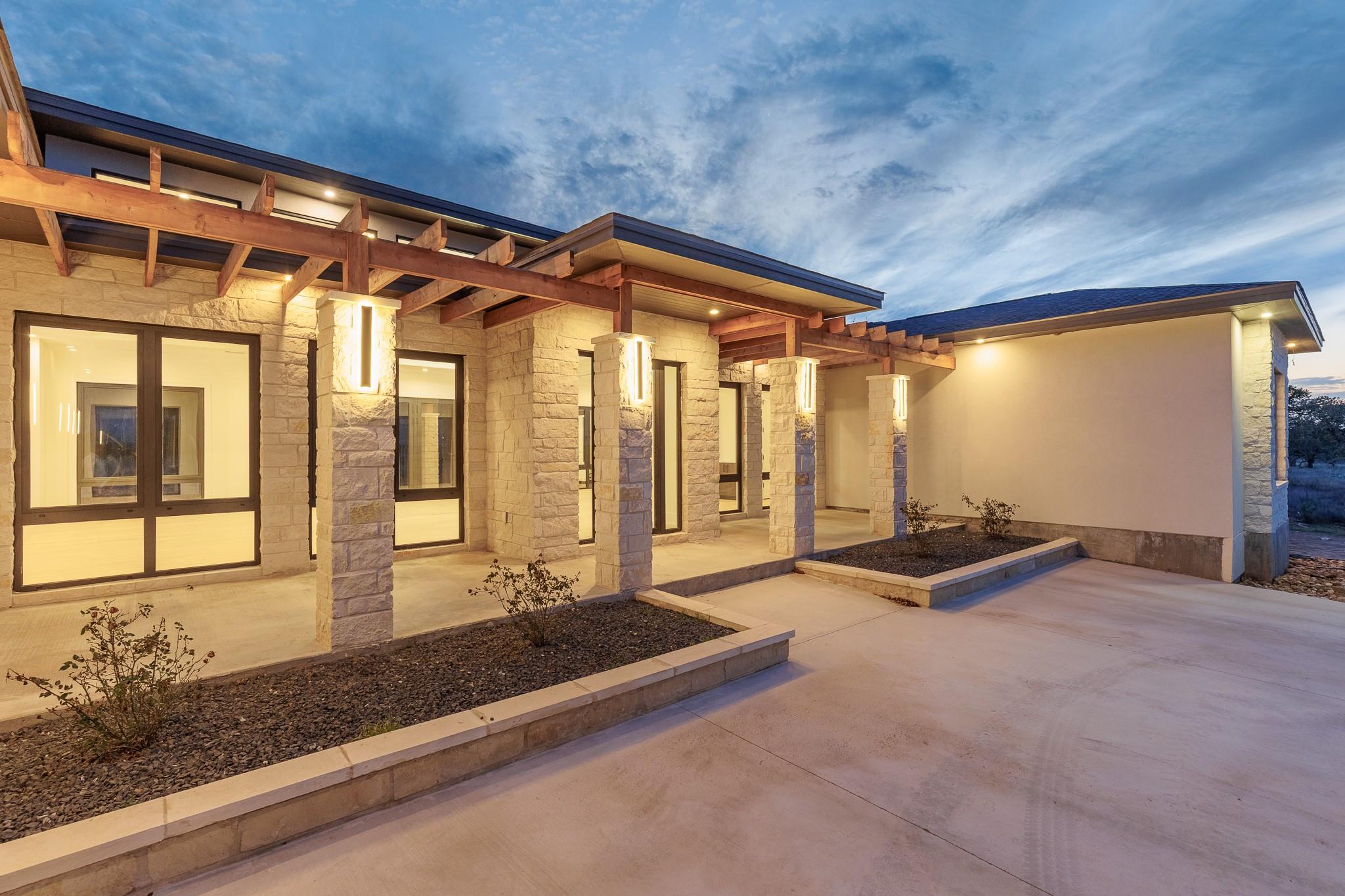 6425 Ranch Road 962 W