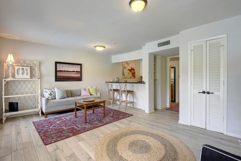 1210 Windsor RD 117 Austin TX 78703