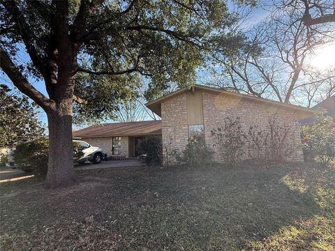 Photo of 305 Columbine ST, Marble Falls, TX 78654 (MLS # 8683607)