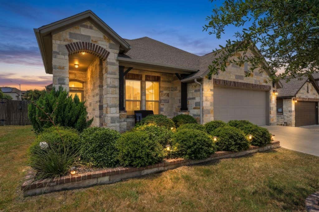 Photo of 1924 Goldilocks LN, Austin, TX 78652 (MLS # 1929356)