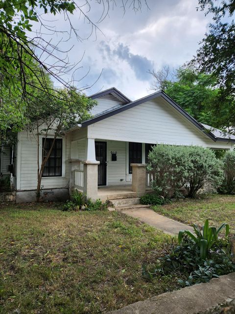 Photo of 910 E 13th St, Austin, TX 78702 (MLS # 7108254)