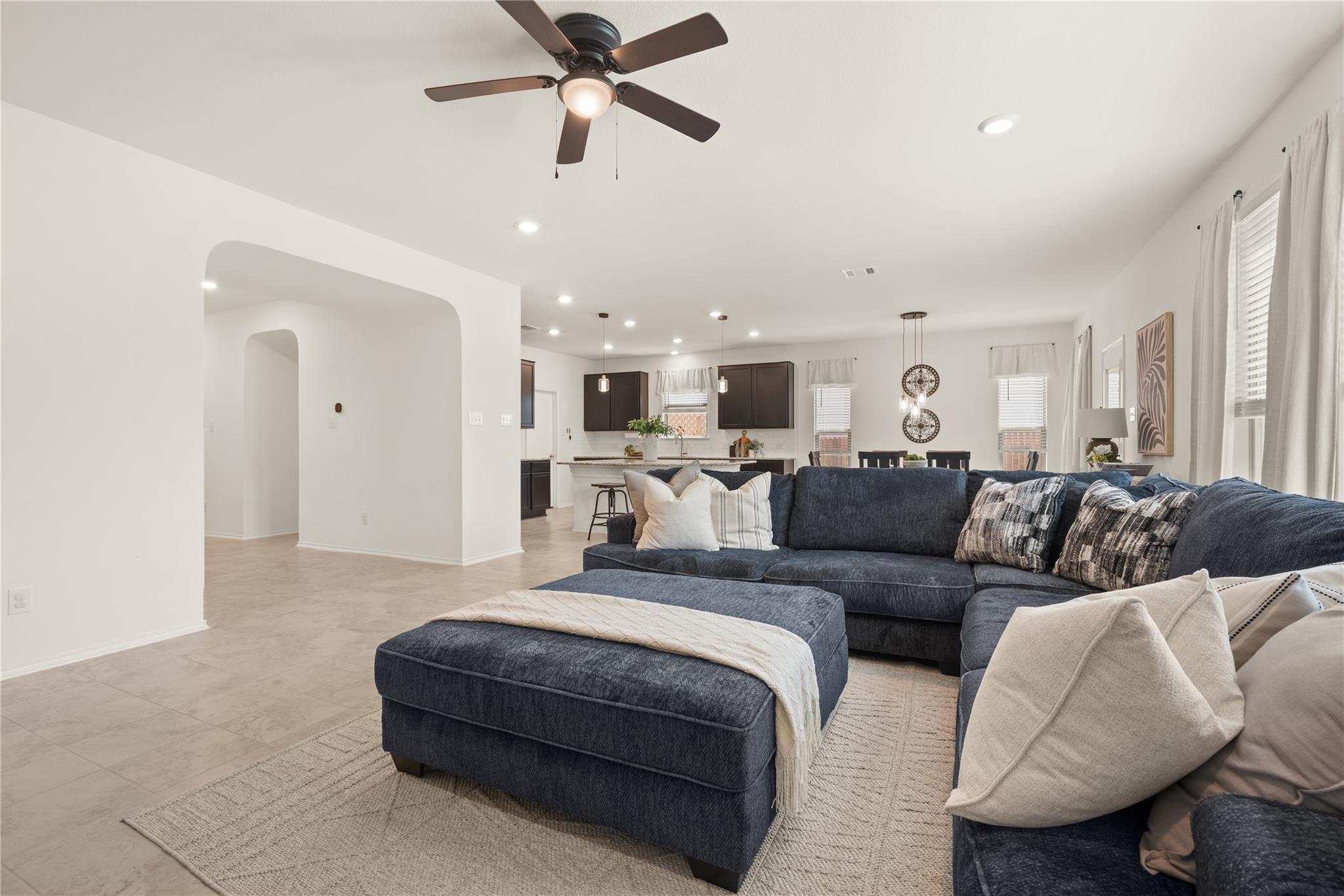 417 Los Cobos LN