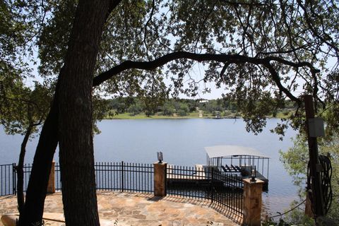 25421 Pedernales Point DR Spicewood TX 78669
