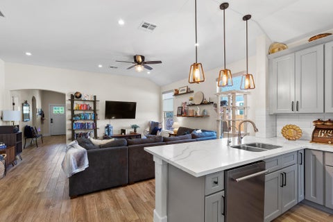 Tiny photo for 303 W Browning ST, Manor, TX 78653 (MLS # 5177593)