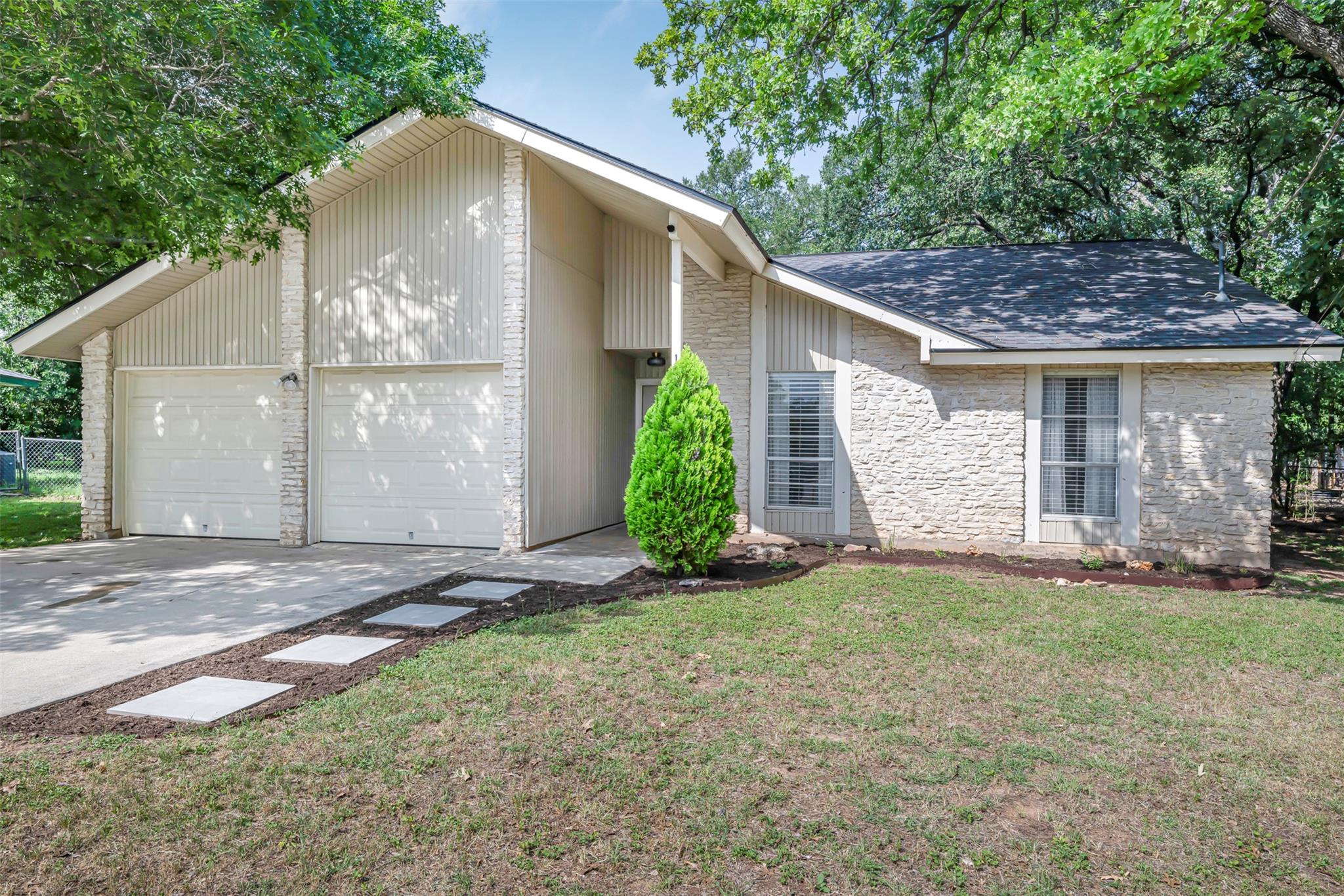 1906 Garden Villa DR