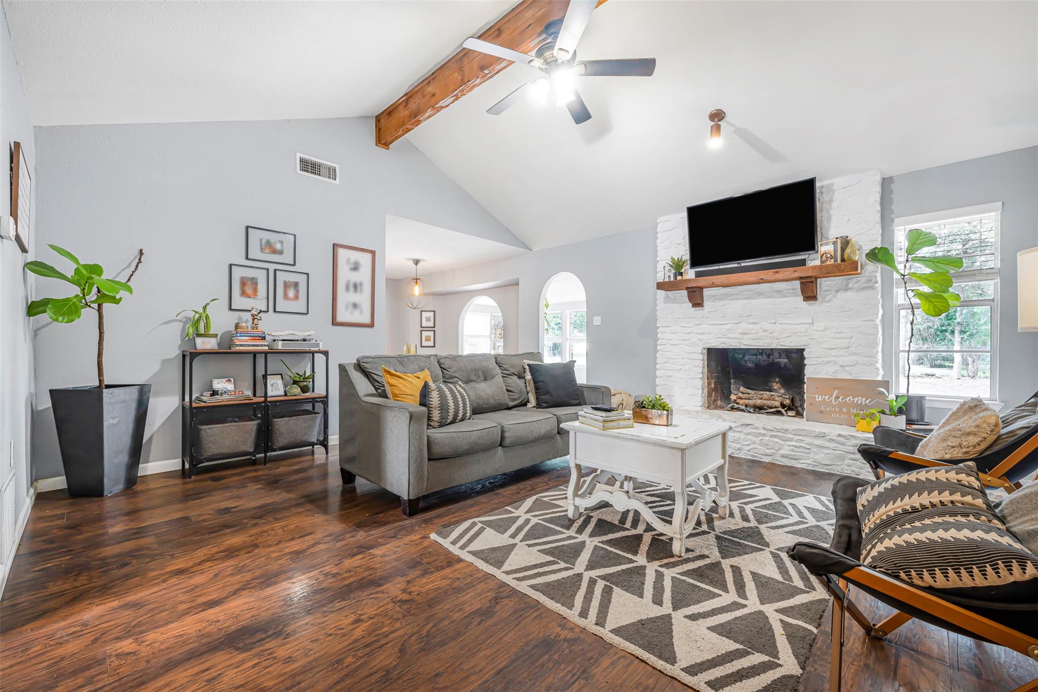 1906 Garden Villa DR