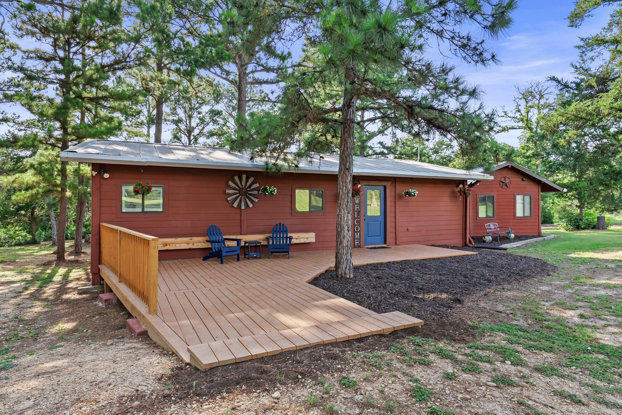 870 Sand Hills RD