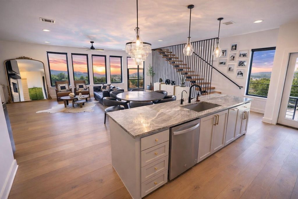 Photo of 8501 Bronco LN, Lago Vista, TX 78645 (MLS # 8138332)