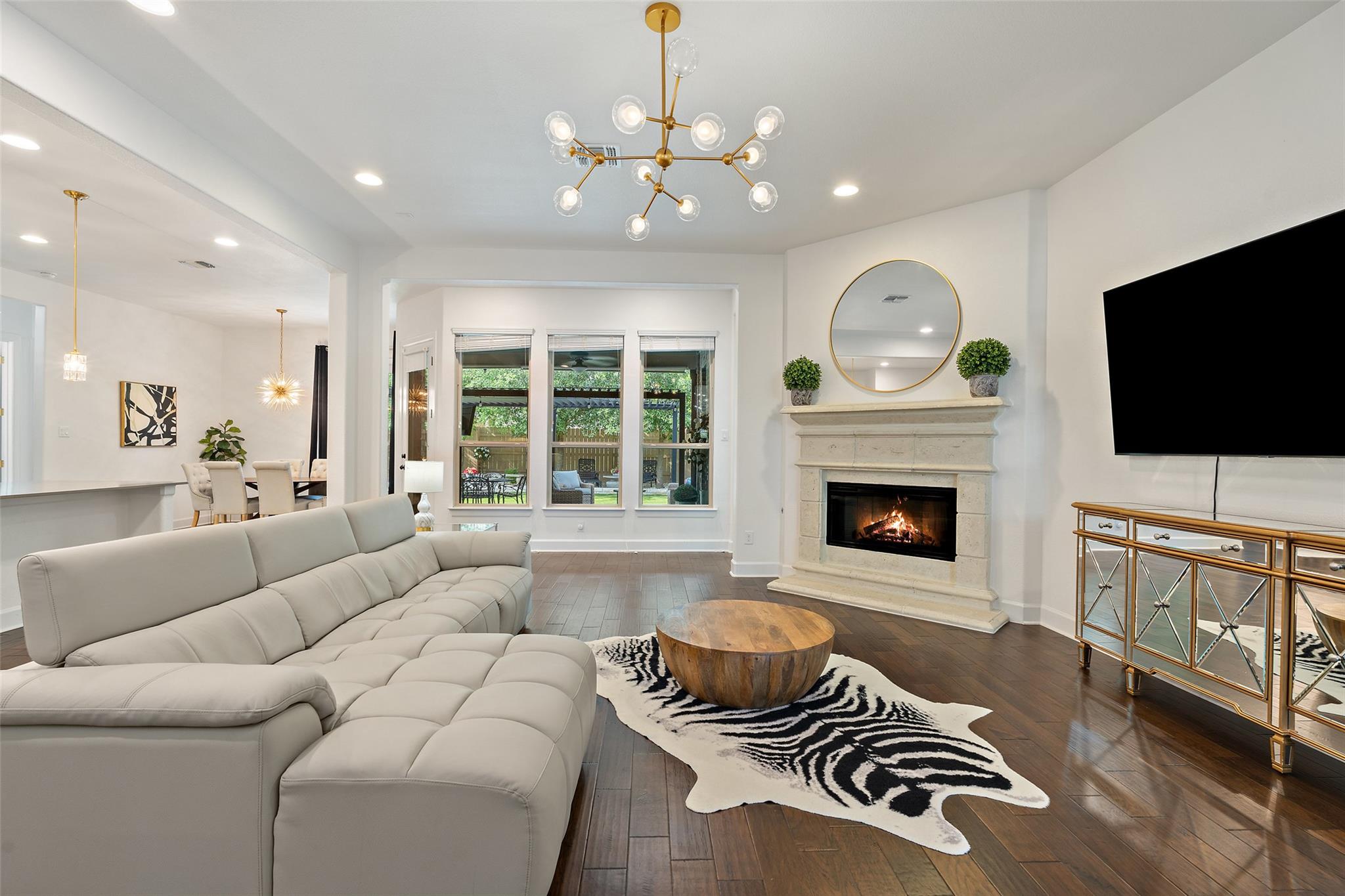 15204 Cabrillo WAY