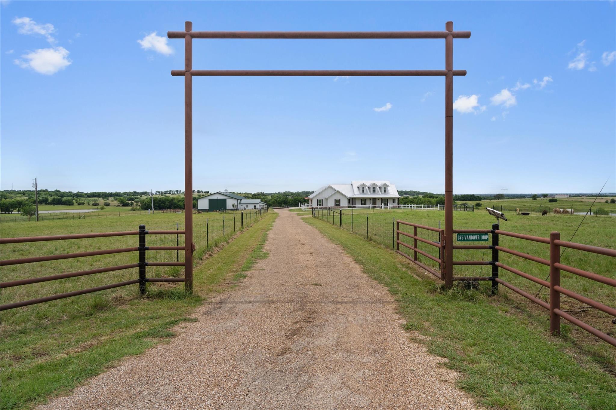 375 J B Vandiver LOOP