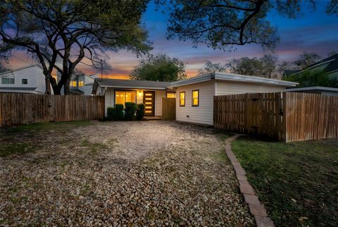 Photo of 904 Plateau CIR Cir #A, Austin, TX 78745 (MLS # 9951541)