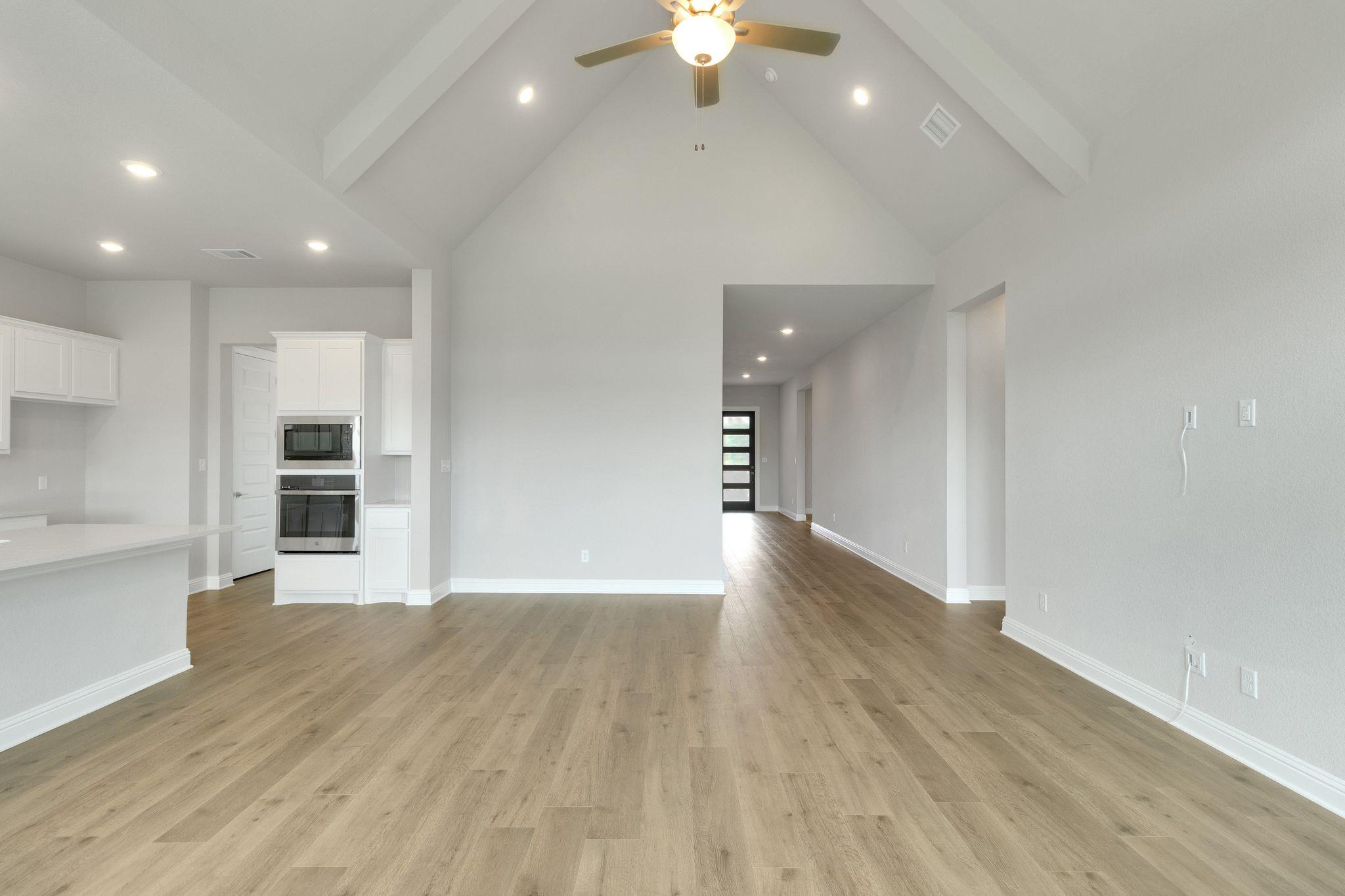 1320 Shelby LN