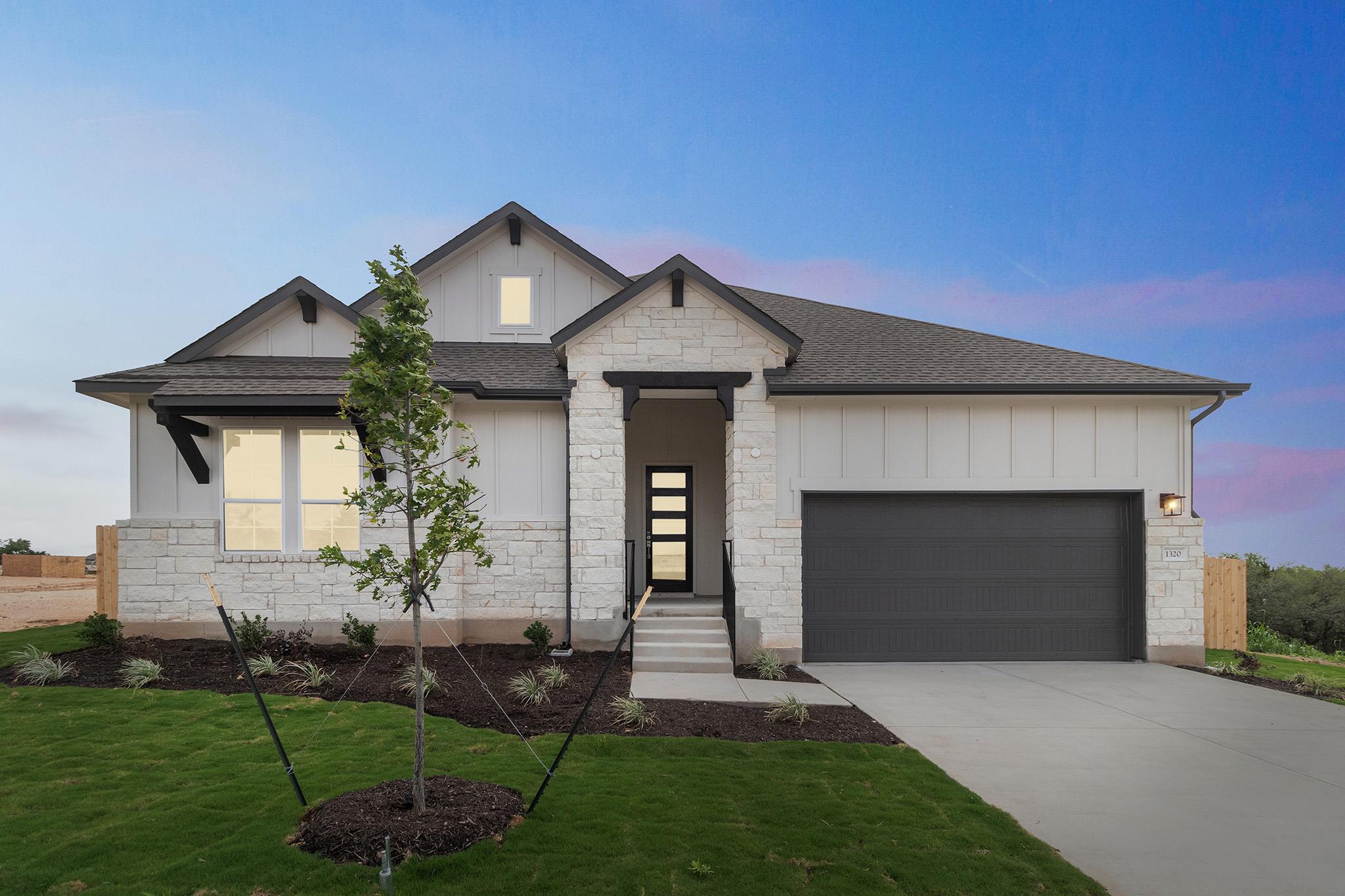 1320 Shelby LN