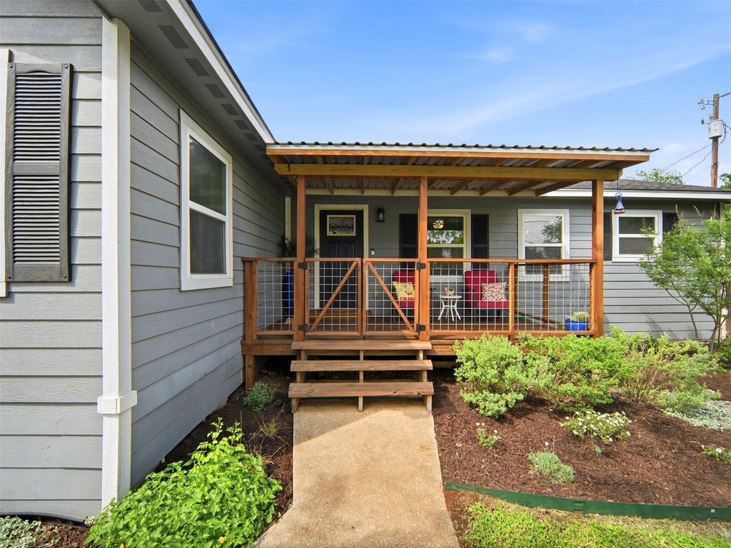 Photo of 700 9th St ST, Blanco, TX 78606 (MLS # 9885877)