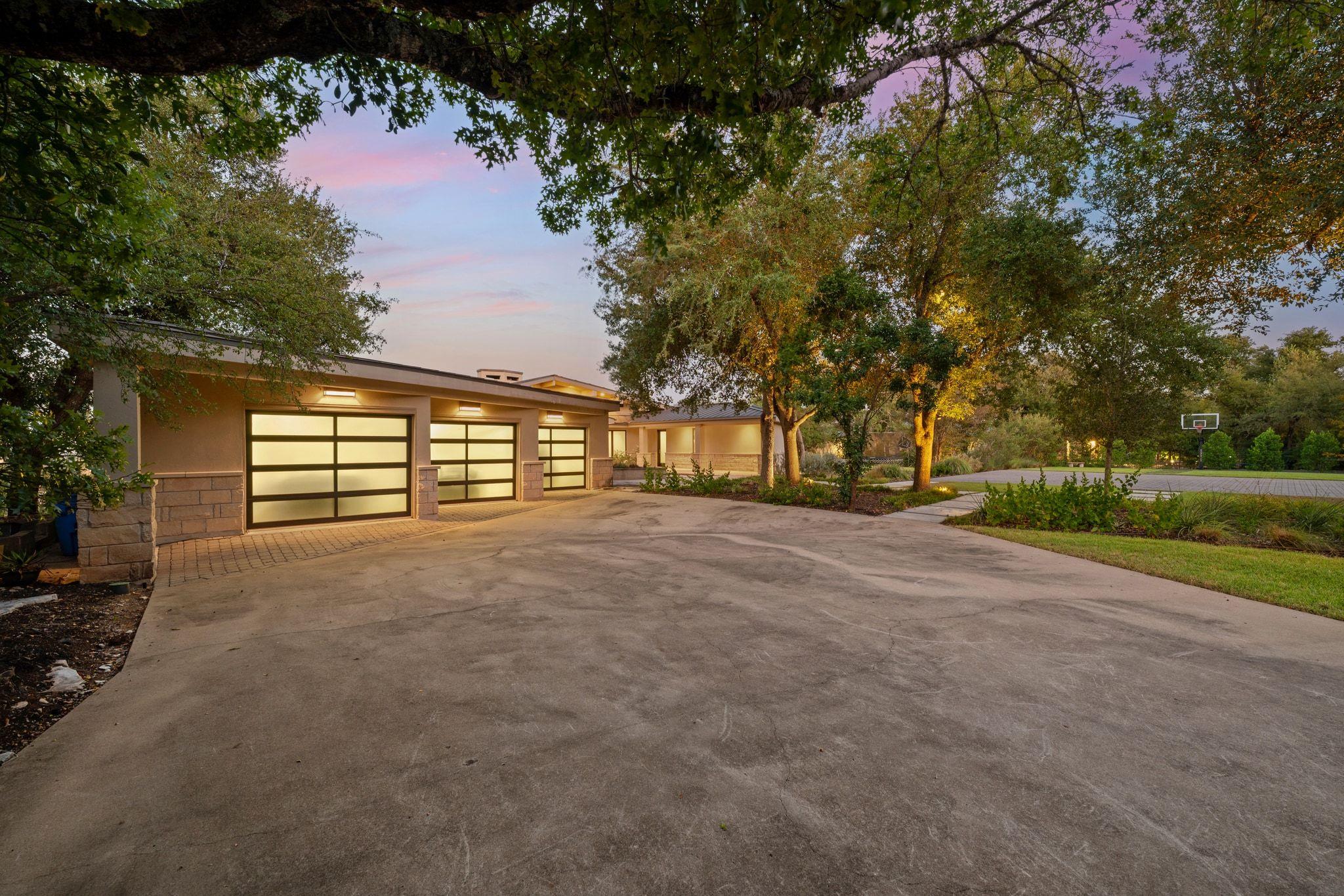 10 Hedge LN