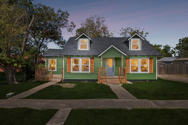 223 NW FRONT ST, BARTLETT, TX 76511 - Image 40dc4a3fe3a3e418d0efd84e3a236388/2426960121