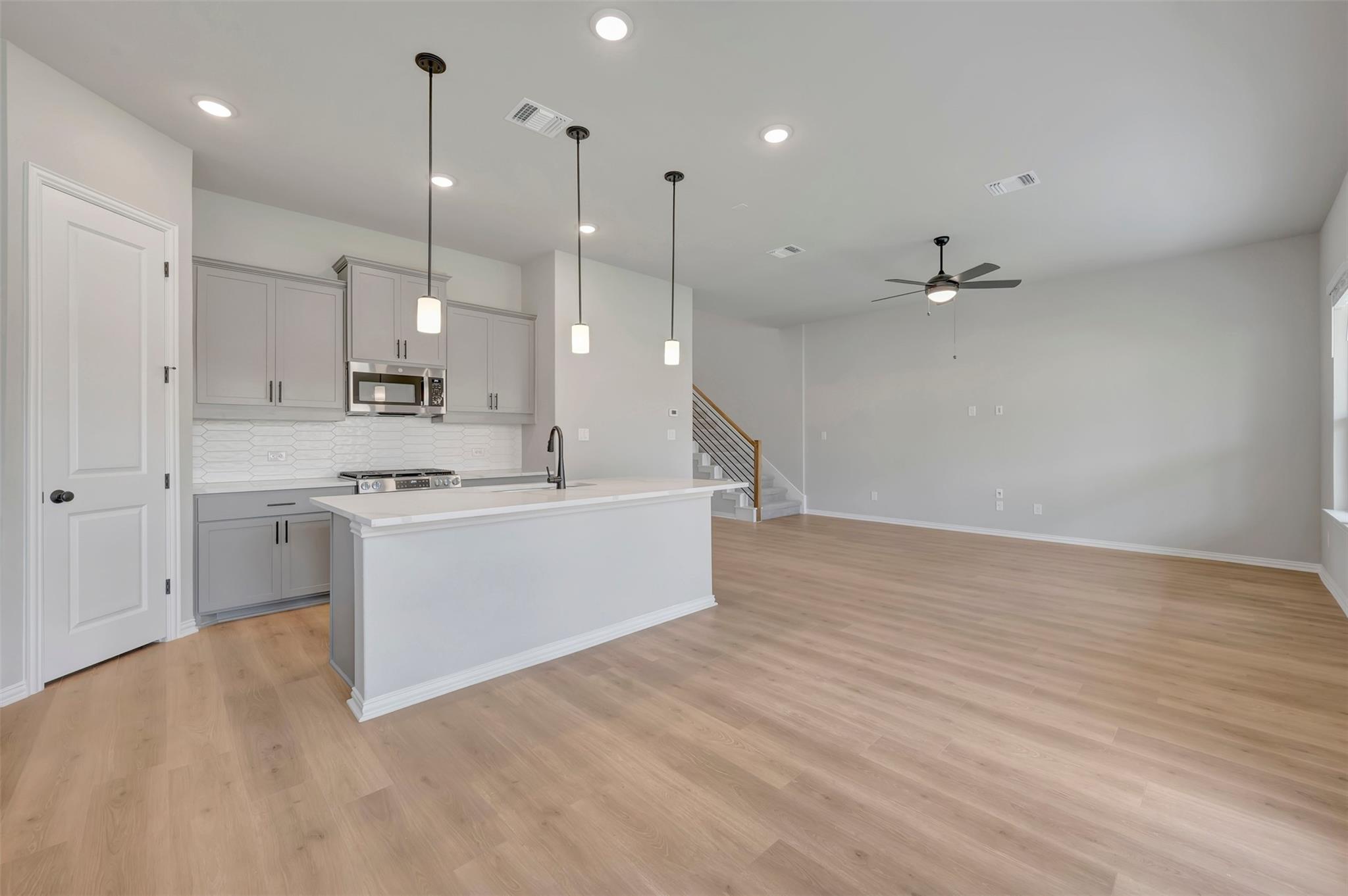 578 Darley Oak DR