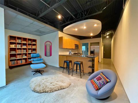 601 E Brushy ST 204 Austin TX 78702