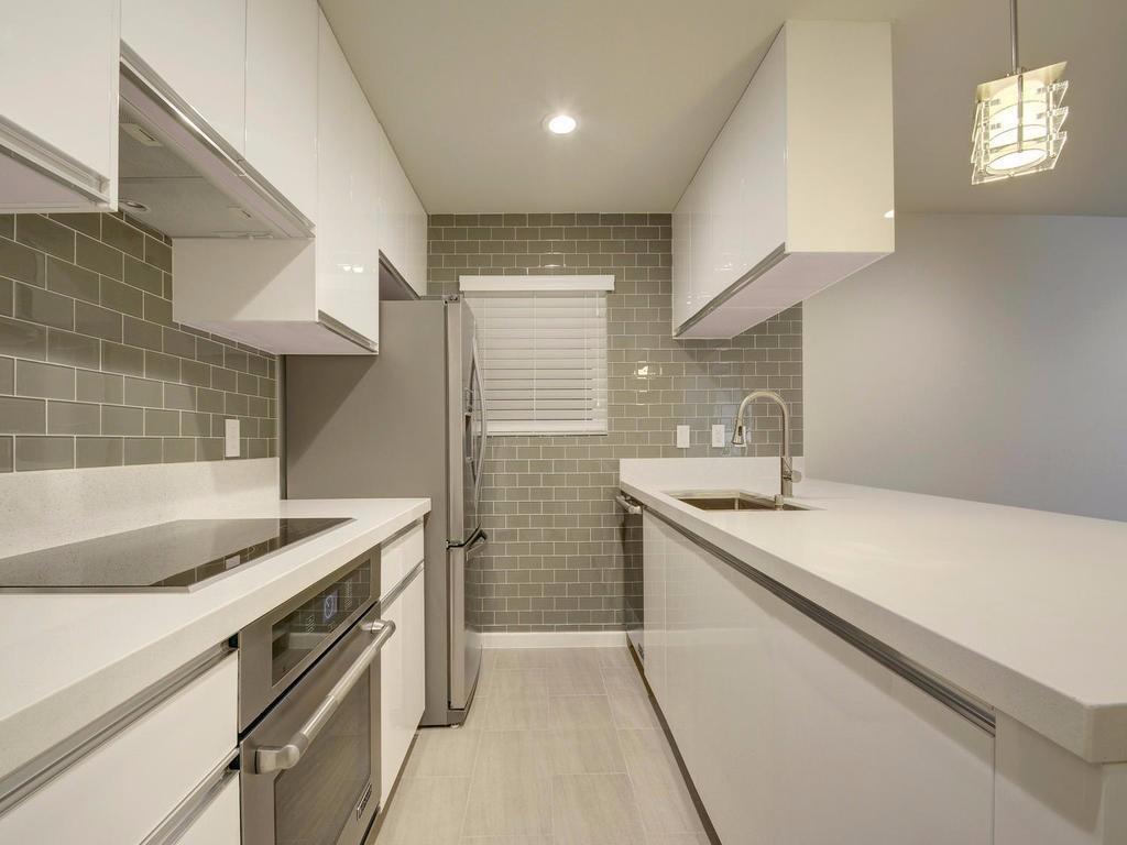 3110 Red River ST C-402