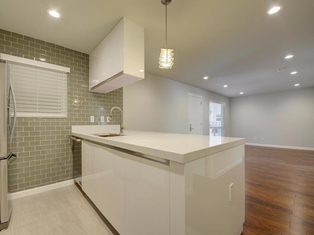 3110 Red River ST C-402