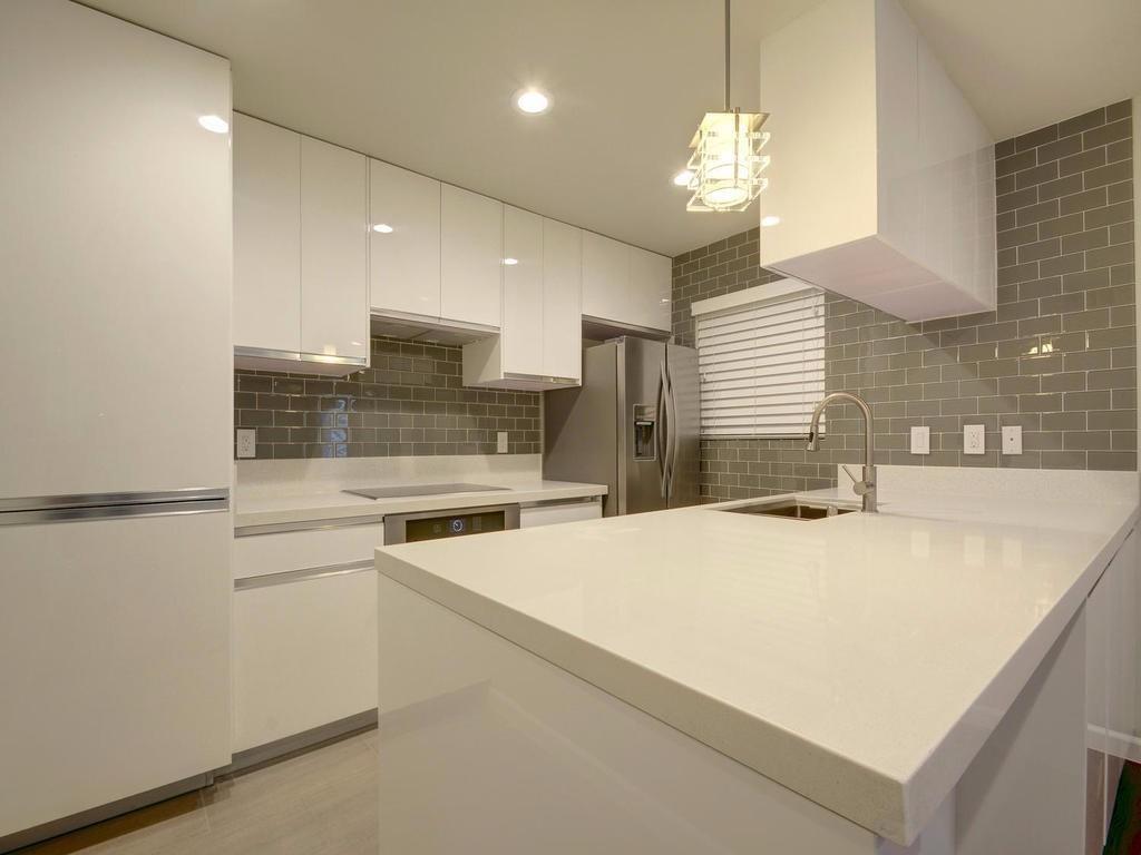 3110 Red River ST C-402