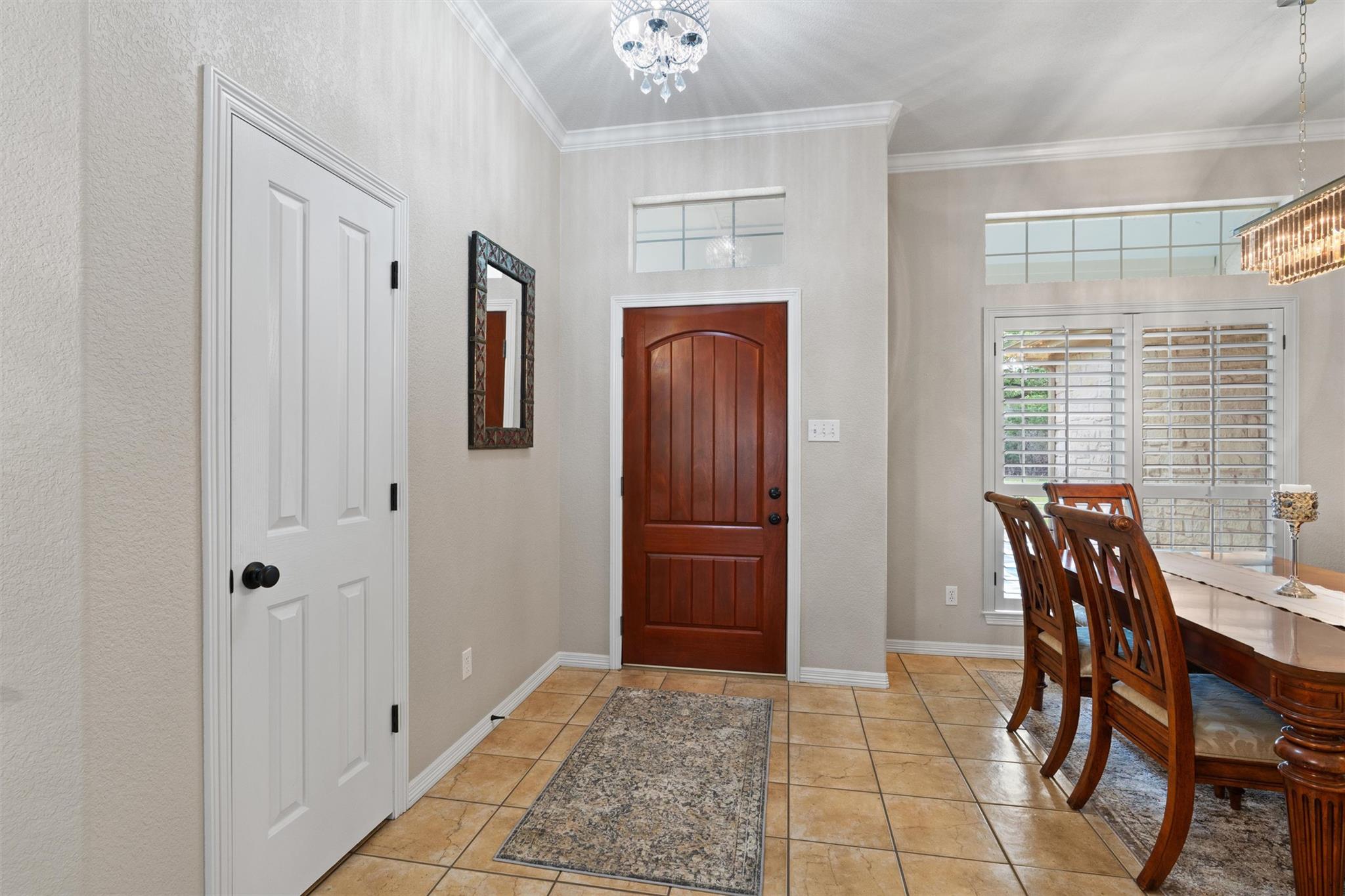 223 E Ridgewood RD