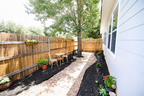 Tiny photo for 7401 Montezuma ST, Austin, TX 78744 (MLS # 7599833)