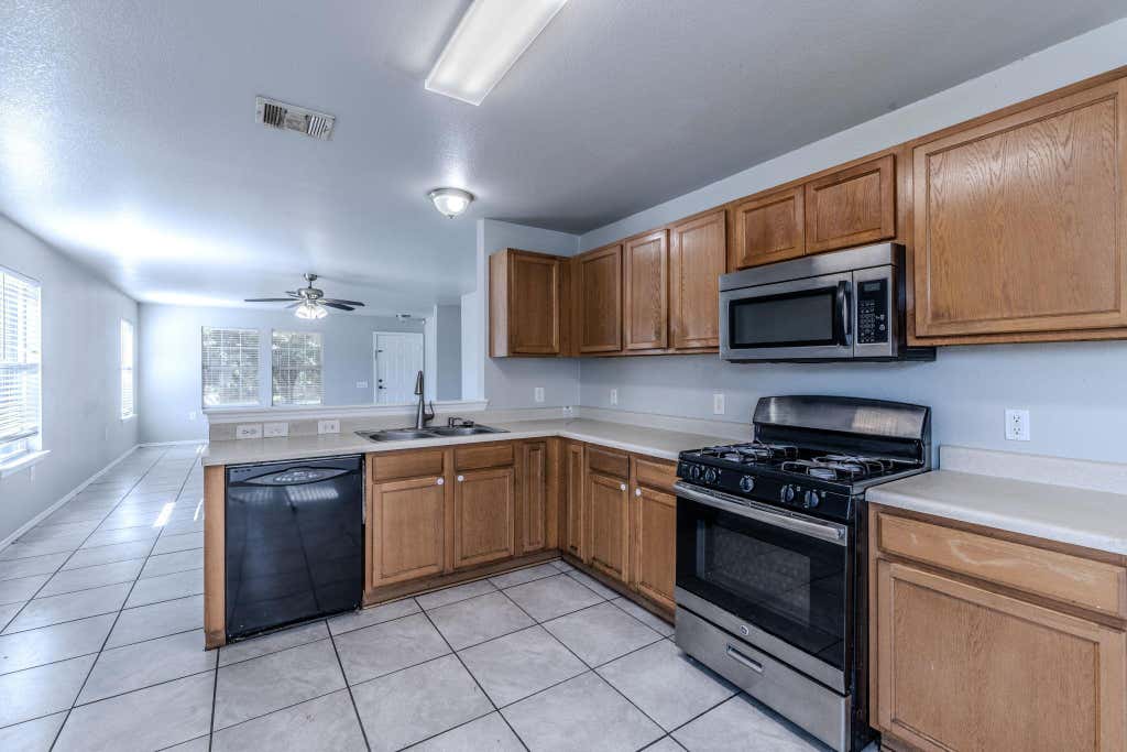 Photo of 17808 Golden Valley DR, Manor, TX 78653 (MLS # 8332587)
