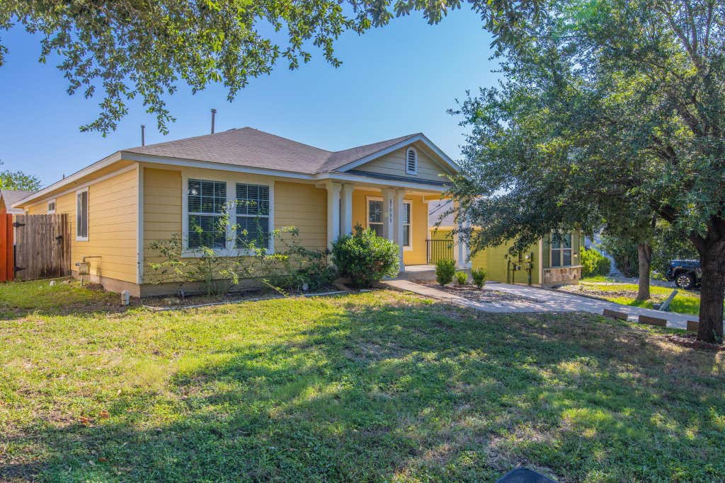Photo of 17808 Golden Valley DR, Manor, TX 78653 (MLS # 8332587)