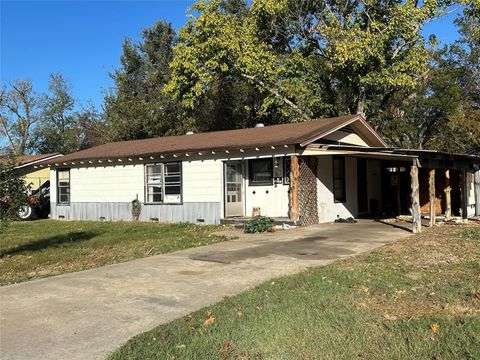 485 Crestview DR Rockdale TX 76567