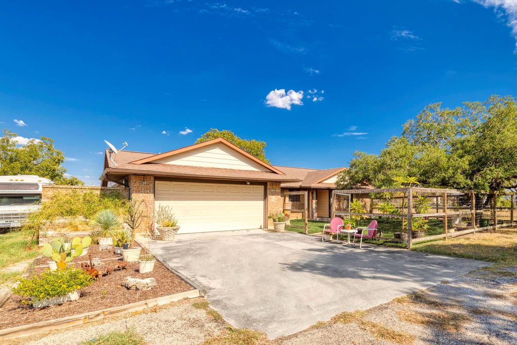 Photo of 5172 Fm 2001, Lockhart, TX 78644 (MLS # 6905095)