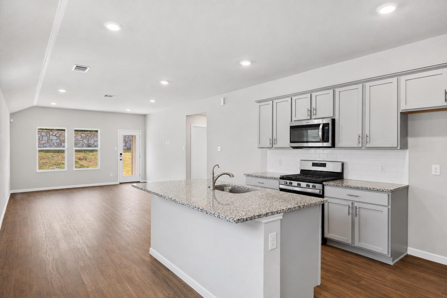 237 Spider Lily DR