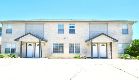 1607 Dugger CIR Killeen TX 76543
