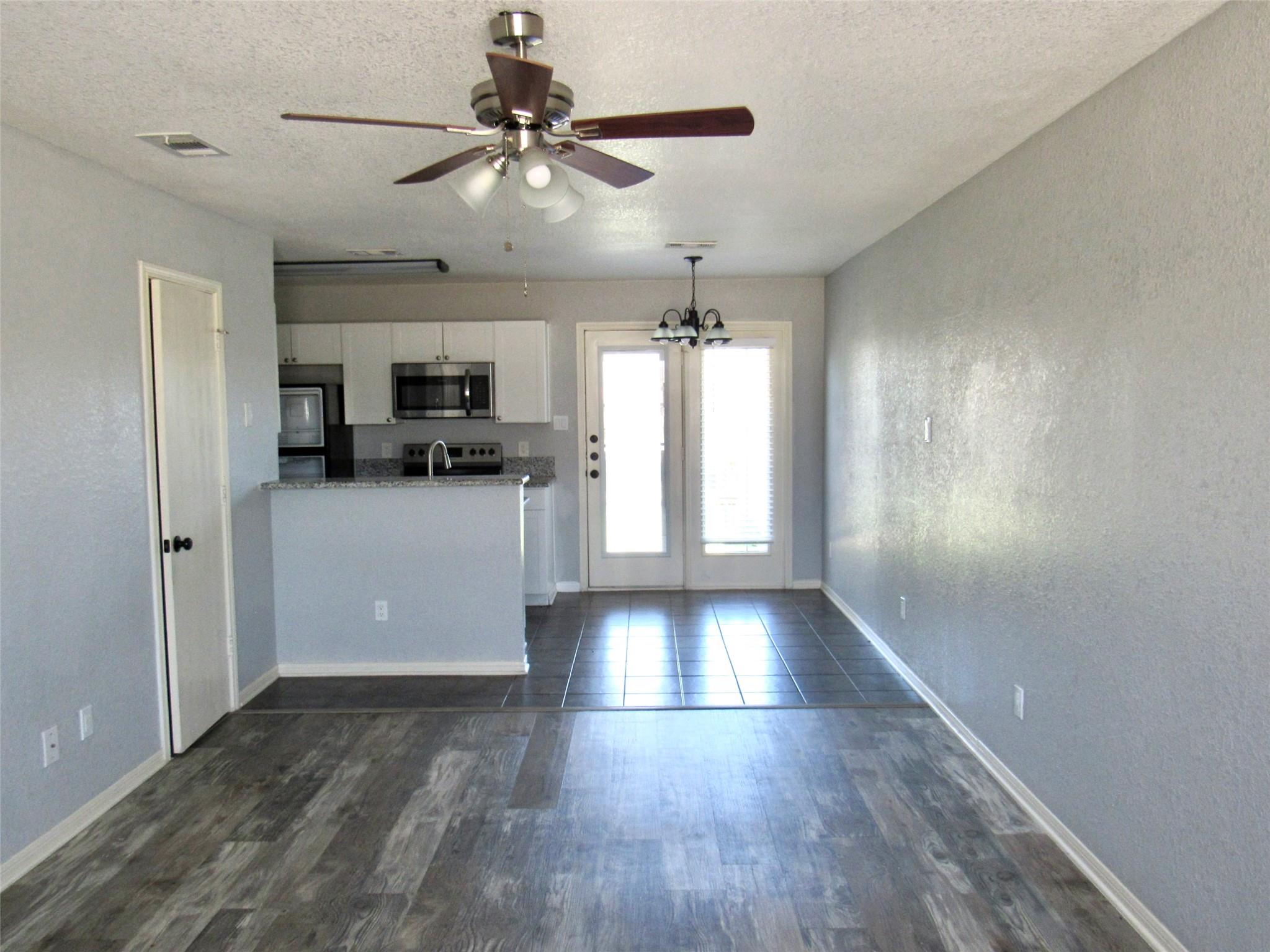 1607 Dugger CIR