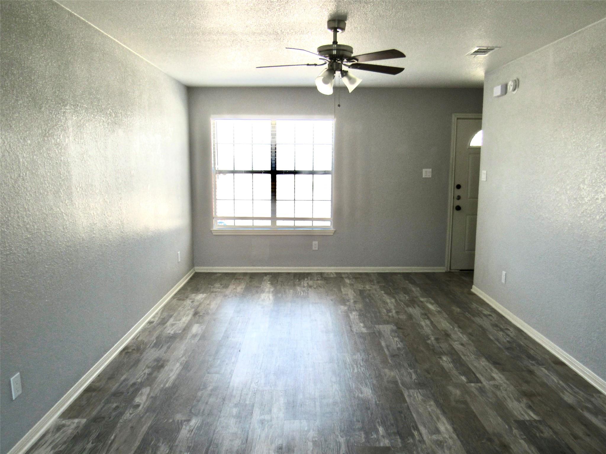 1607 Dugger CIR