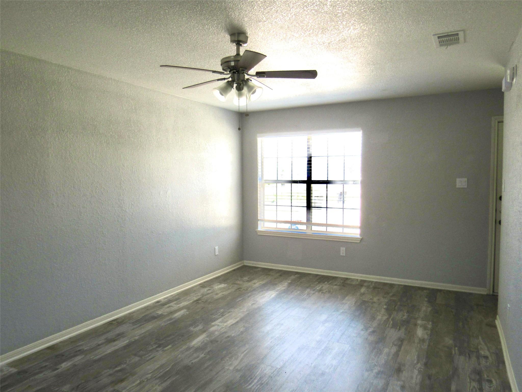 1607 Dugger CIR