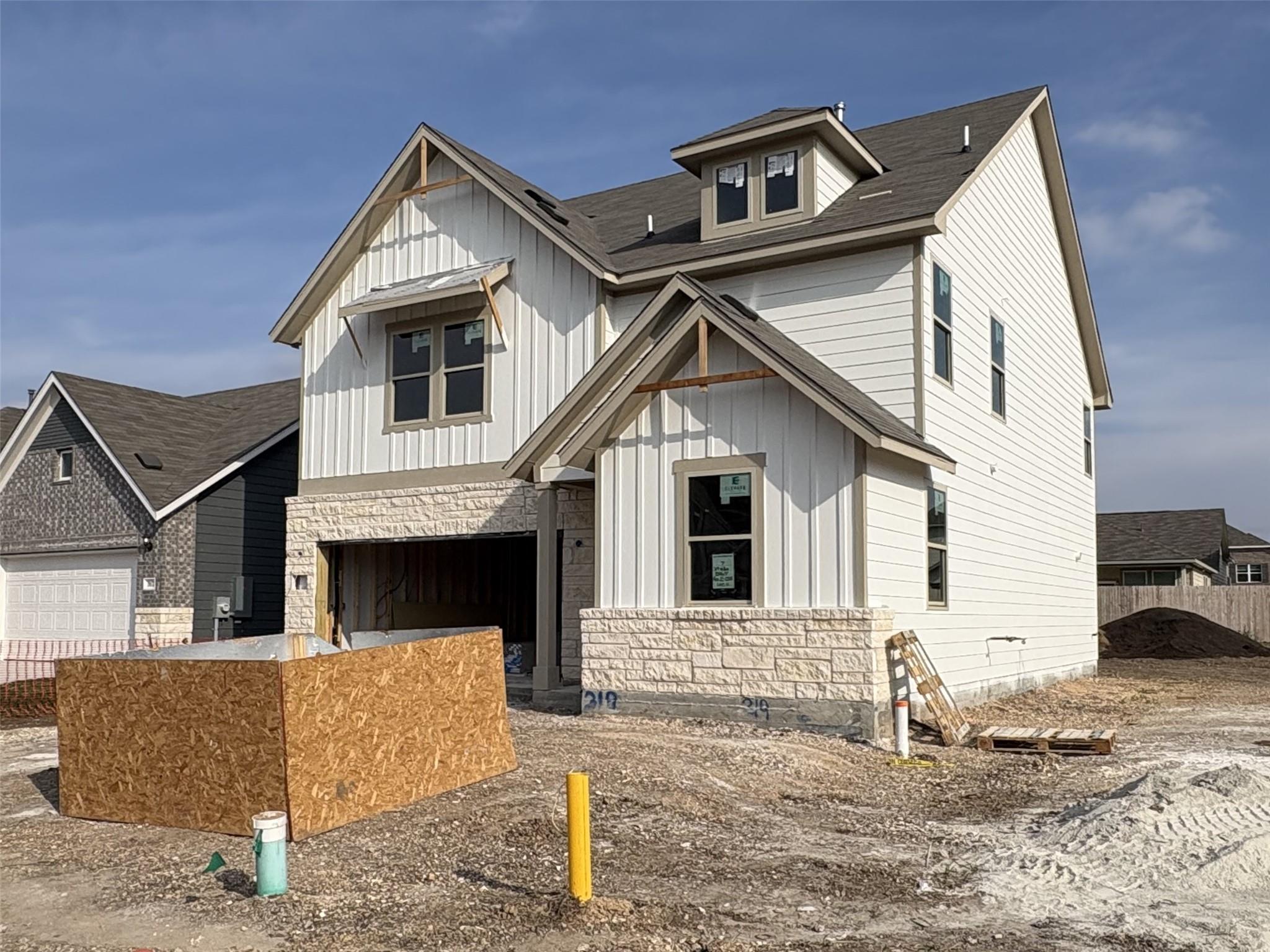 319 Willow Heights DR