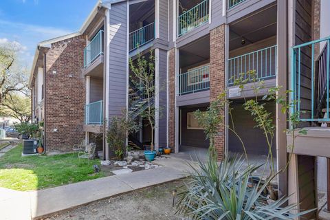 Photo of 1840 BURTON DR #167, Austin, TX 78741 (MLS # 1457449)