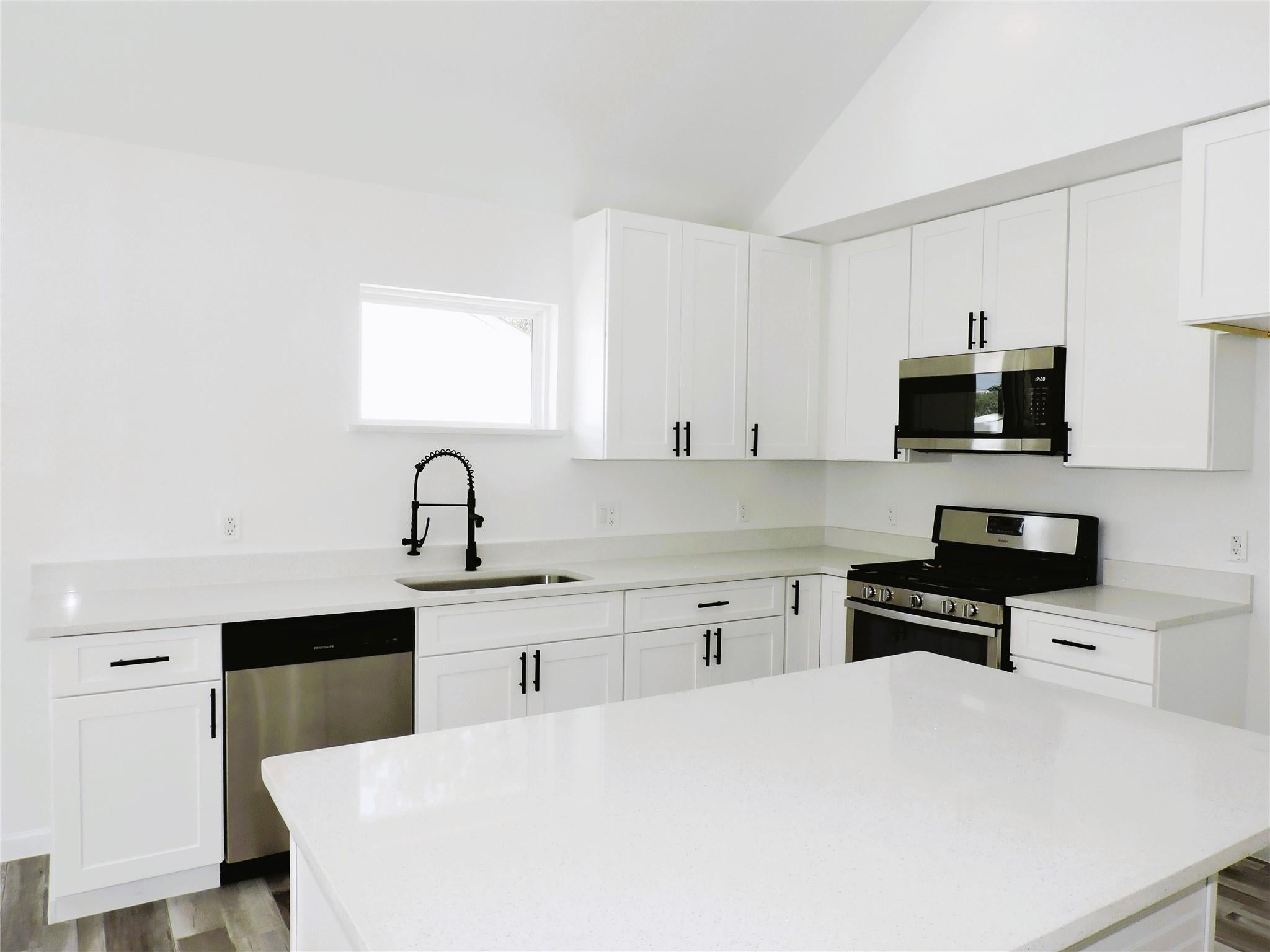 705 E Highway 82